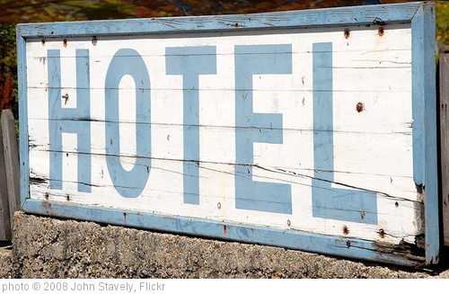 6 Tips to Save on Hotels this Summer