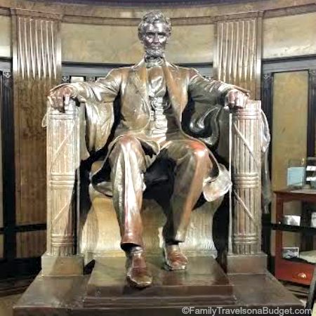 Lincoln Tomb in Springfield ILL