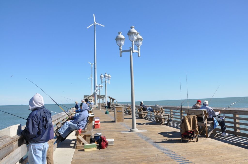 Fishing at Jennette's Pier at the Outer Banks