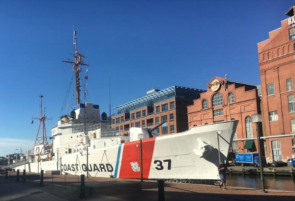 ships-in-baltimores-inner-harbor