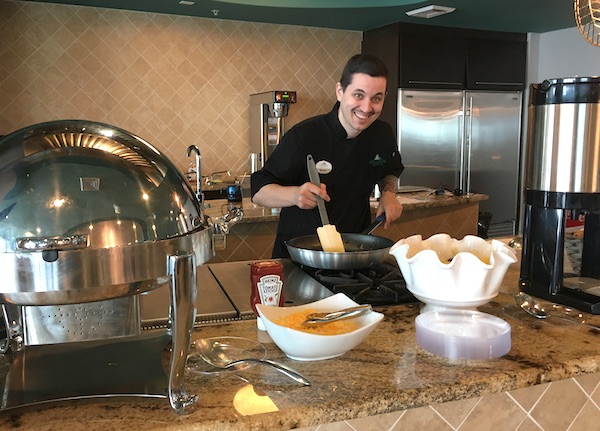 Welcome to these Orange Beach condos, where breakfast is served with a smile