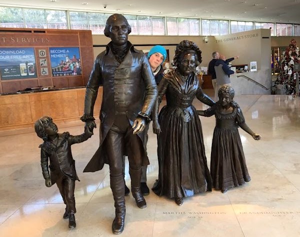 Bronze statue of George and Martha Washington at Mount Vernon