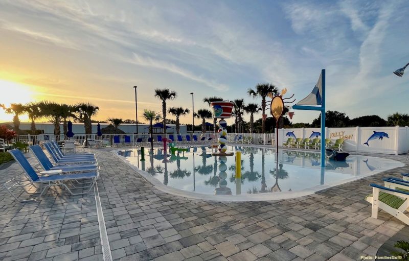 Family pool and splashpad at Margaritaville family campground in Florida.