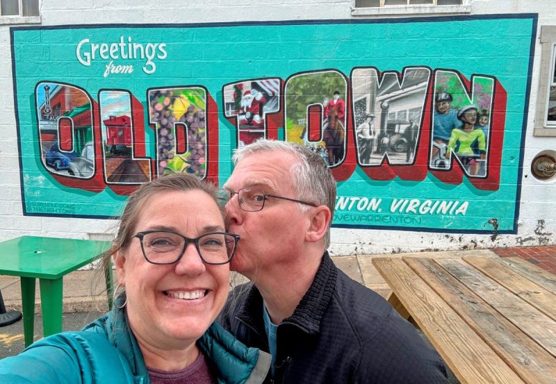 Selfie in front of the "Greetings from Old Town Warrenton, VA" mural 