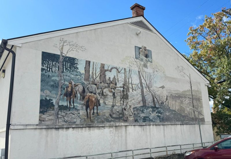 Warrenton Civil War Mural on a building on 4th Street in Old Town