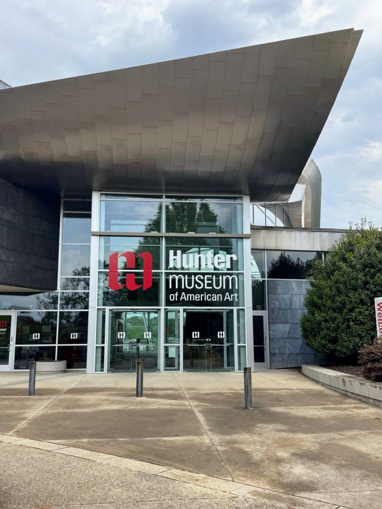 Front entrance at the Hunter Museum of American Art.