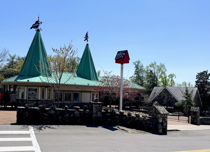 See Rock City entrance.