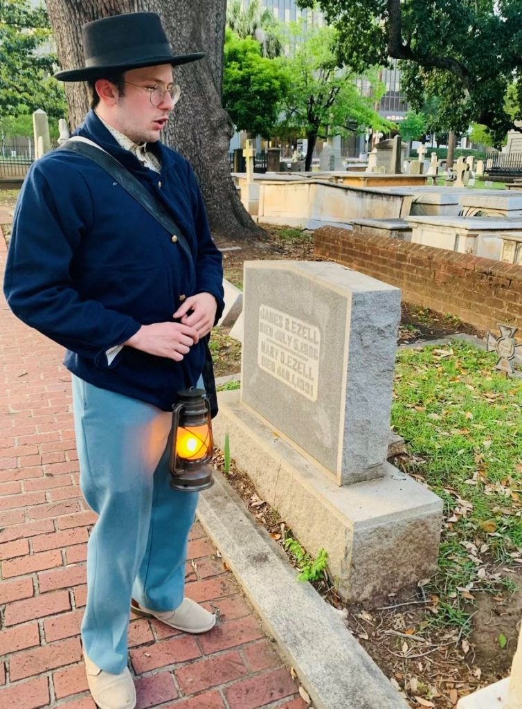 Hayden, the guide from Columbia Ghost Tours, dressed in Civil War costume.