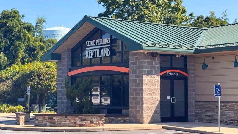 Entrance to Clyde Peelings Reptile Land in Allenwood Pennsylvania.